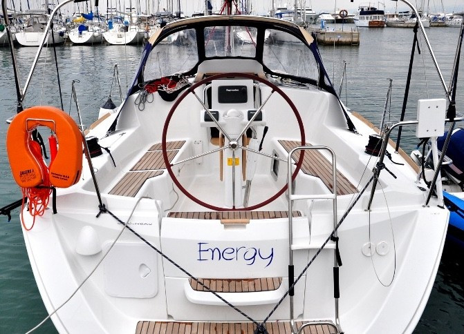 Yacht JEANNEAU - Sun Odyssey 33i "Energy"
