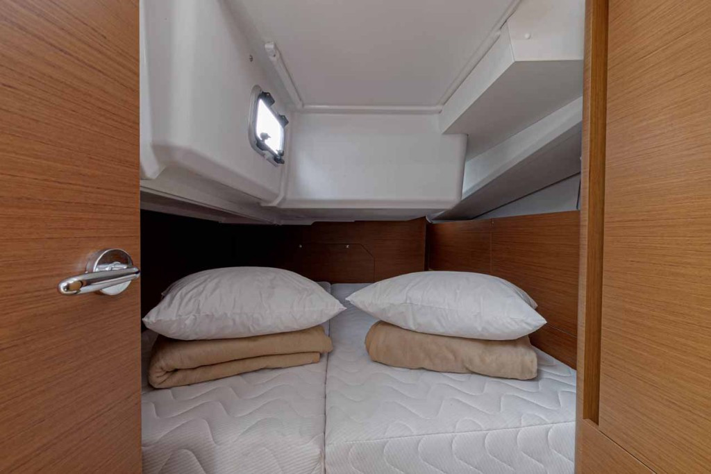 Yacht JEANNEAU - Sun Odyssey 440 "Mystic Blue"