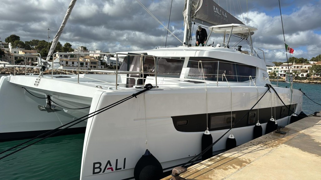 Yacht CATANA - Bali 4.4 "Seven"