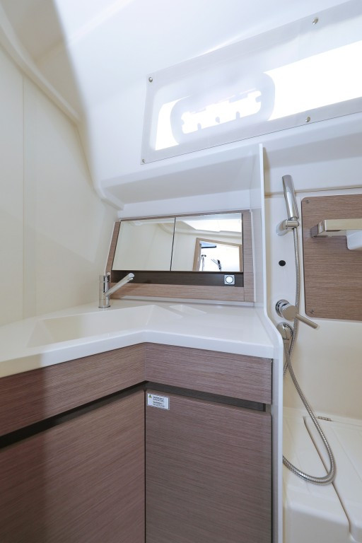 Yacht HANSE - 388 "Smiley"