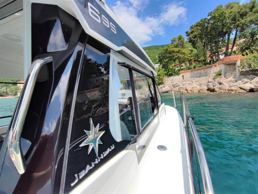 Yacht JEANNEAU - Merry Fisher 695 "Sunny Day"