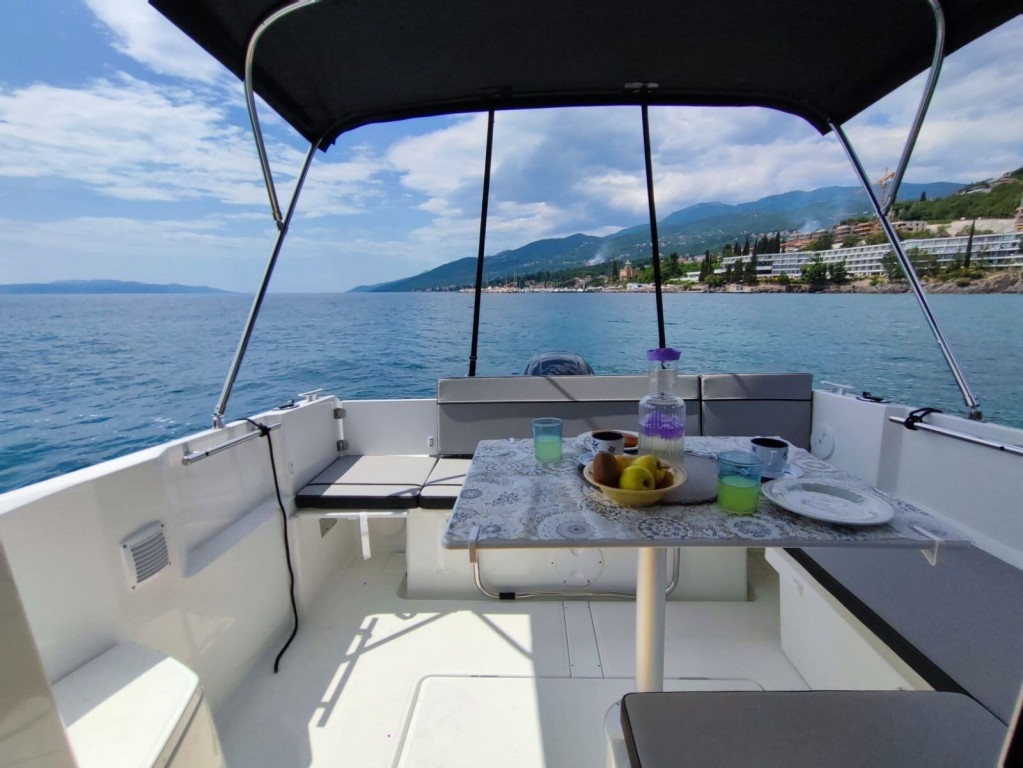 Yacht JEANNEAU - Merry Fisher 695 "Sunny Day"