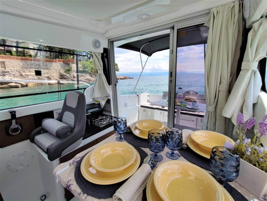 Yacht JEANNEAU - Merry Fisher 695 "Sunny Day"