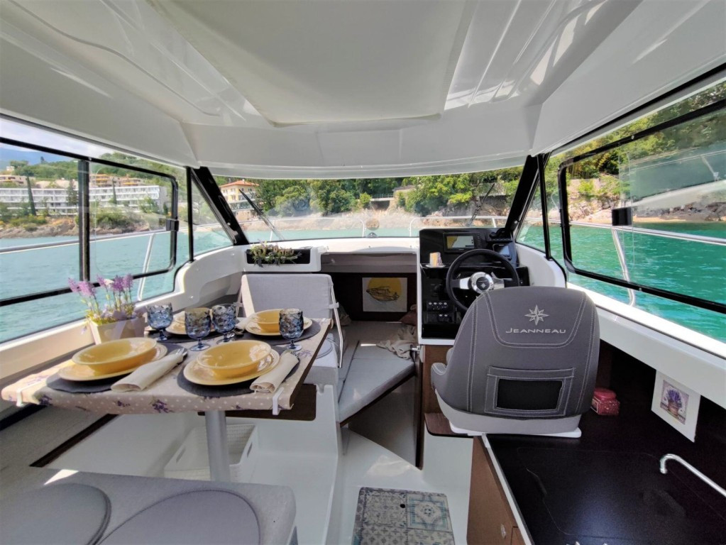 Yacht JEANNEAU - Merry Fisher 695 "Sunny Day"