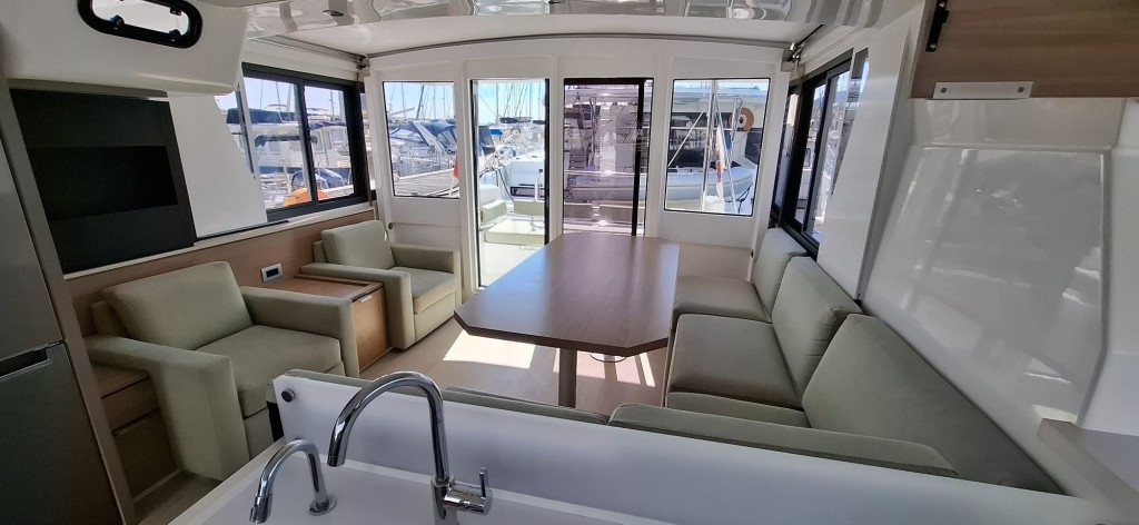 Yacht CATANA - Bali 4.2 "White Pearl"