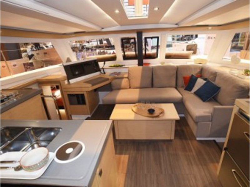 Yacht FOUNTAINE PAJOT - Lucia 40 "Lagrado II"