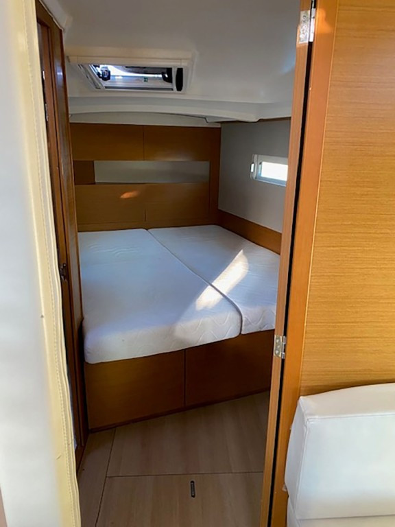 Yacht JEANNEAU - Sun Odyssey 410 "Saravah"