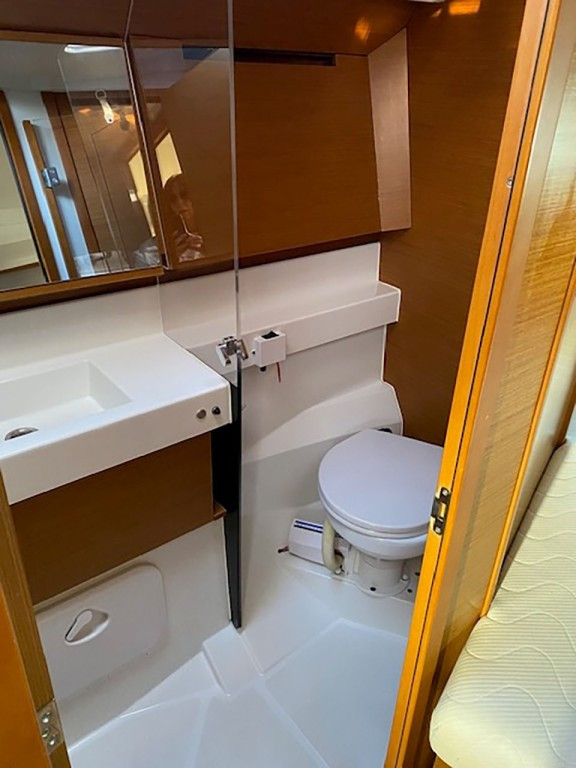 Yacht JEANNEAU - Sun Odyssey 410 "Saravah"