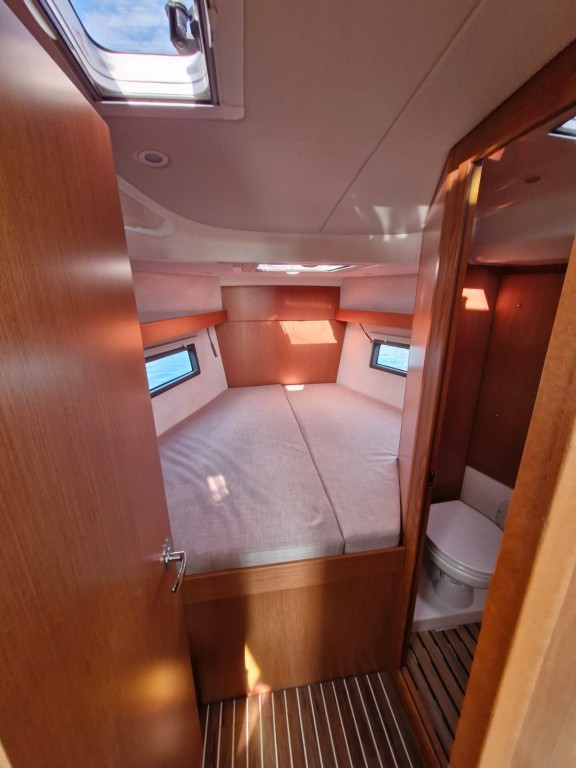 Yacht BAVARIA - C38 "Williams"