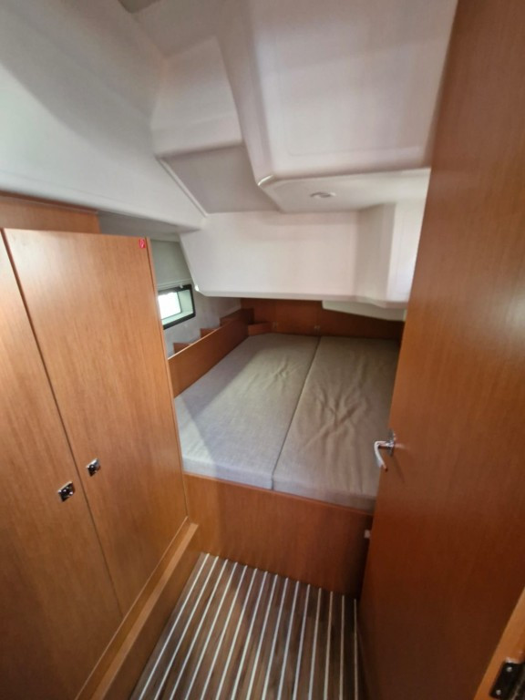 Yacht BAVARIA - C38 "Williams"