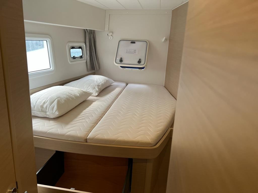 Yacht LAGOON - 42 "Sissi"