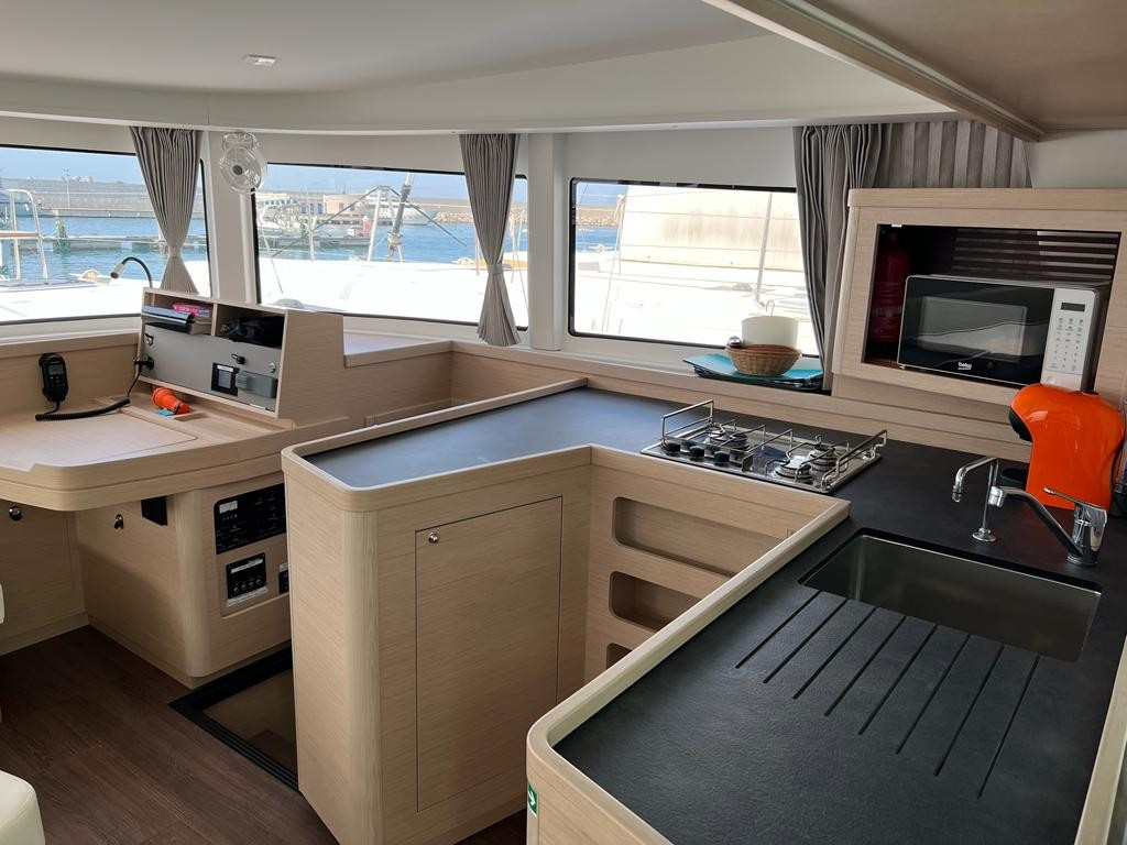 Yacht LAGOON - 42 "Sissi"