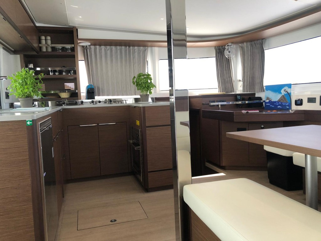 Yacht LAGOON - 46 "Arianna"