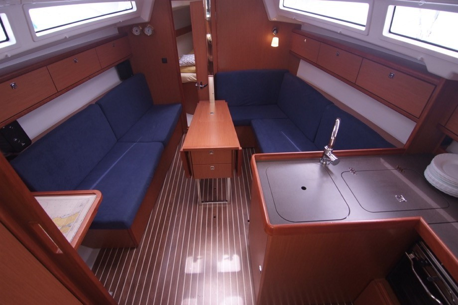 Yacht BAVARIA - Cruiser 33 "Burin"