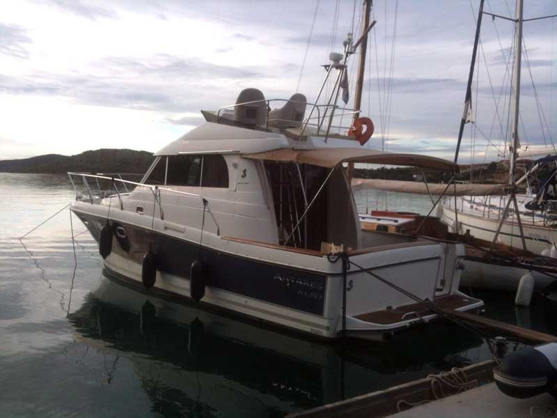 Yacht BENETEAU - Antares 10.8 fly "Nina"
