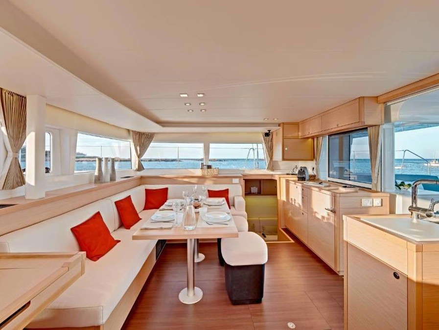 Yacht LAGOON - 450 F "Diva"