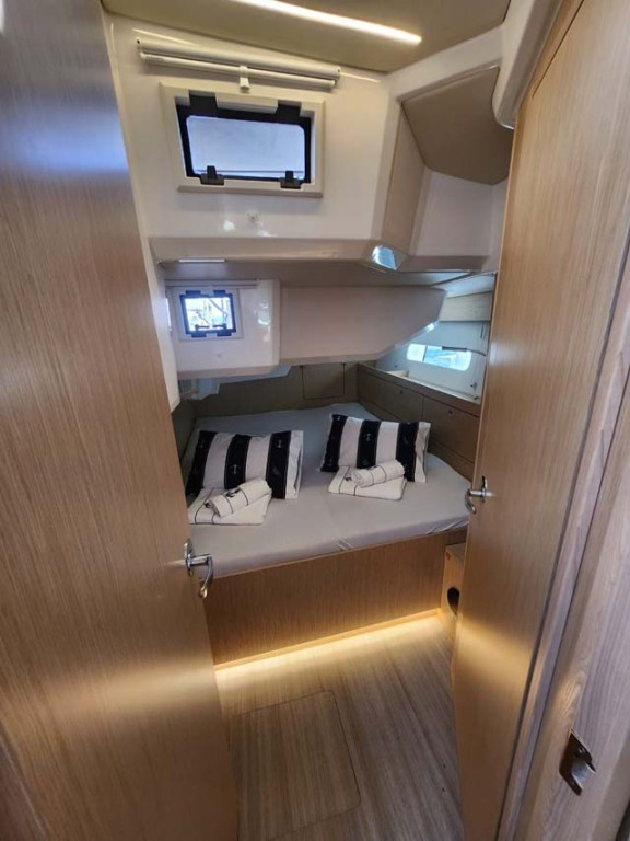 Yacht BAVARIA - C46 "Monica"