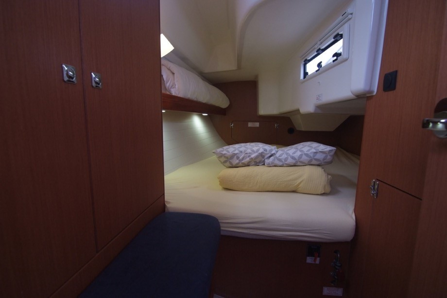 Yacht BAVARIA - Cruiser 33 "Pulenat"