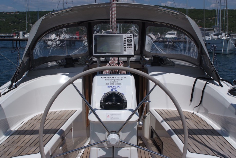 Yacht BAVARIA - Cruiser 33 "Pulenat"