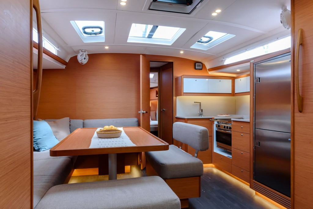 Yacht DUFOUR - 470 "Dione"