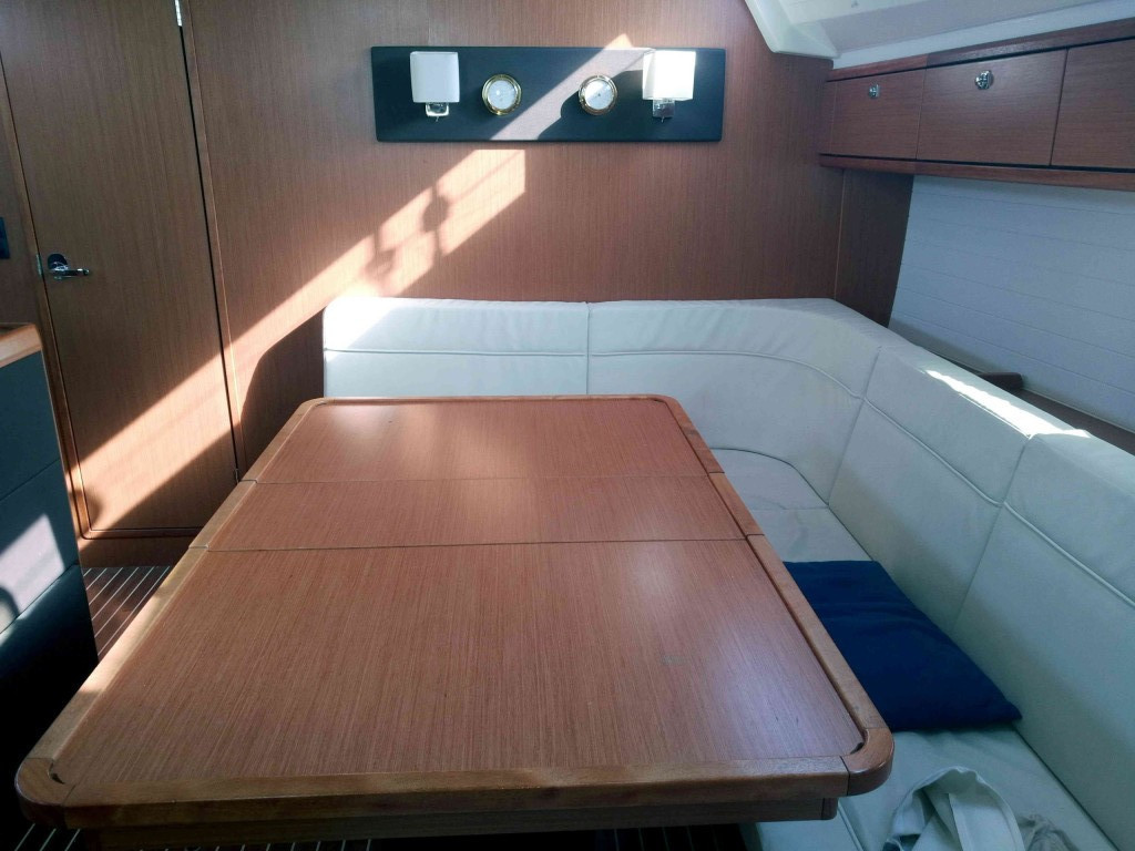 Yacht BAVARIA - Cruiser 46 "Blue Moon"