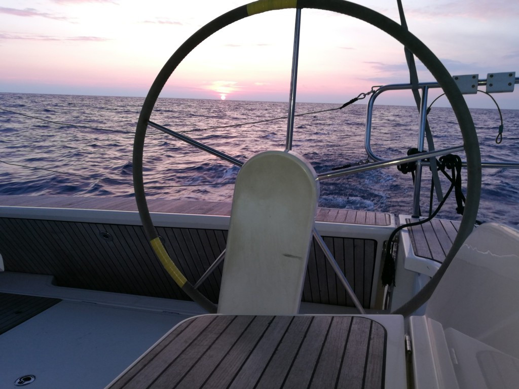 Yacht BAVARIA - Cruiser 46 "Blue Moon"