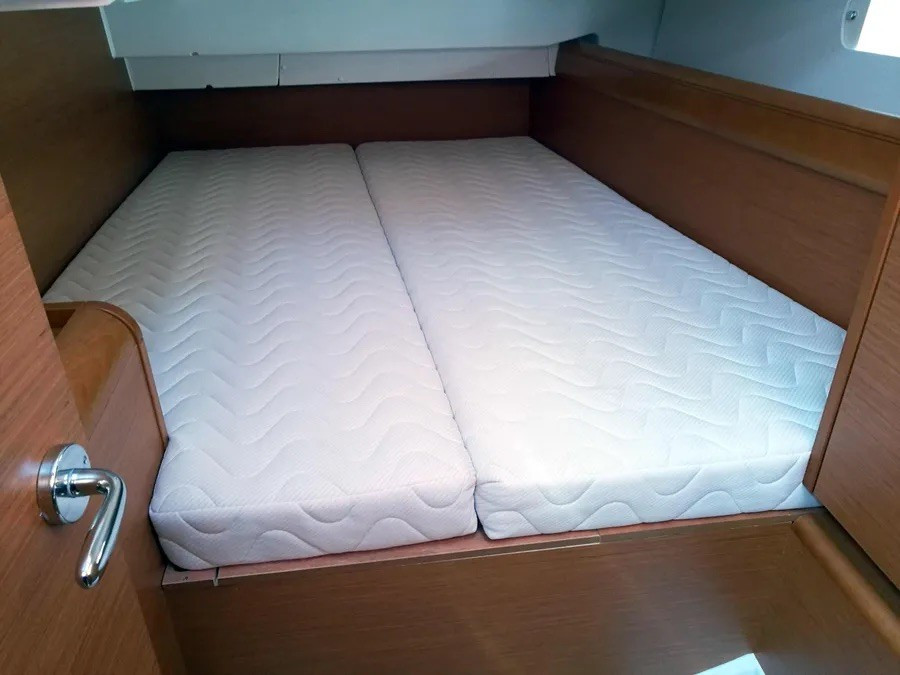 Yacht JEANNEAU - Sun Odyssey 449 "Arisaghia"