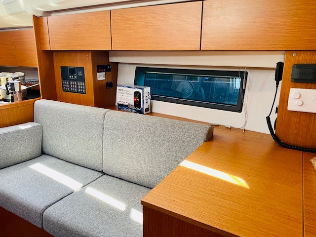 Yacht BAVARIA - C42 "Sakura J"