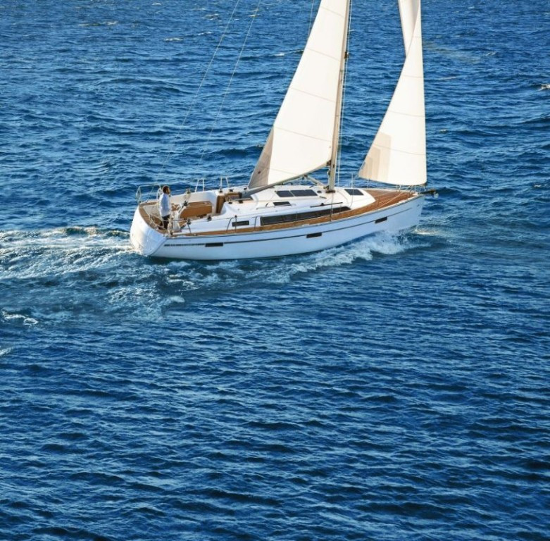 Yacht BAVARIA - Cruiser 37 "Francesca"