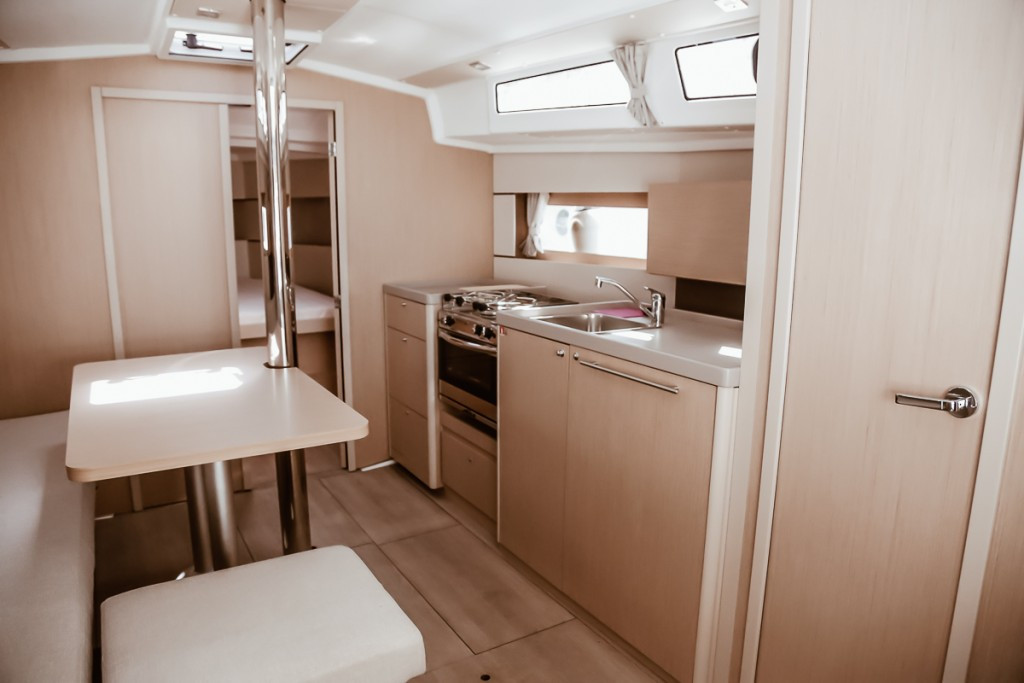 Yacht BENETEAU - Oceanis 38.1 "Sea Wolf"