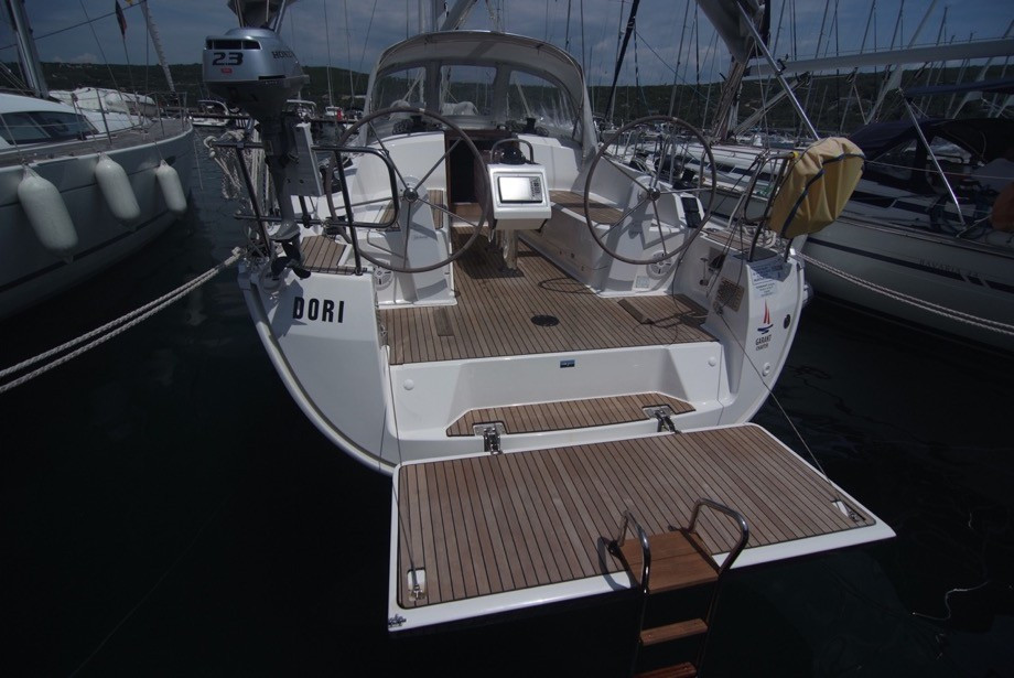 Yacht BAVARIA - Cruiser 37 "Dori"