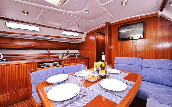 Yacht BAVARIA - 44 "Scorpion"