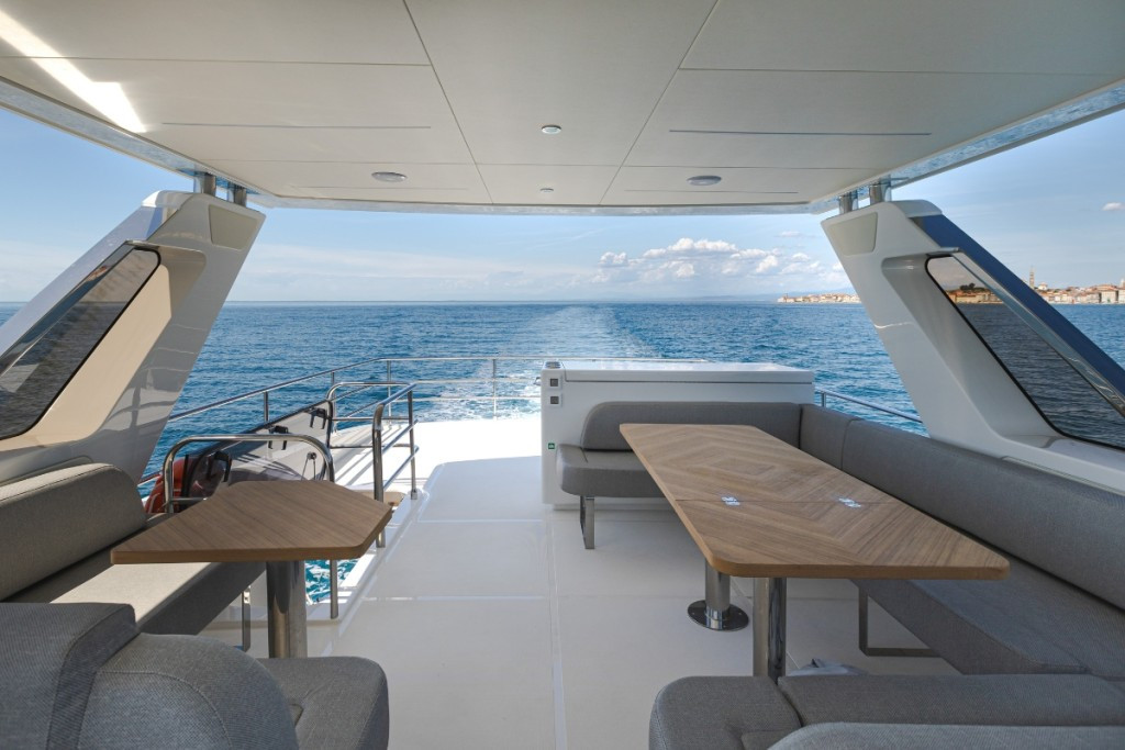 Yacht GREENLINE - 58 Fly "Seven Seas"
