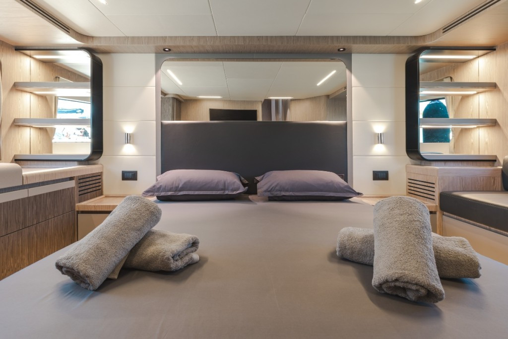 Yacht GREENLINE - 58 Fly "Seven Seas"