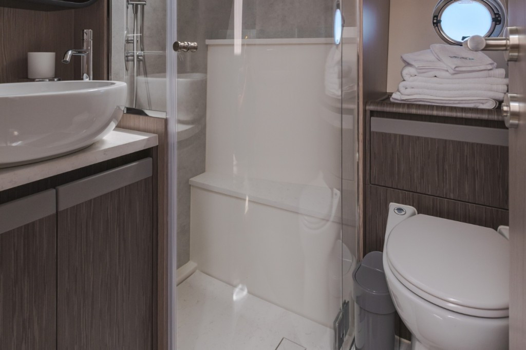 Yacht GREENLINE - 58 Fly "Seven Seas"