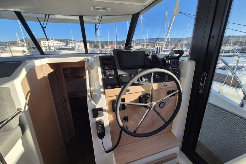 Yacht BENETEAU - Swift Trawler 41 Fly "Swift Home"