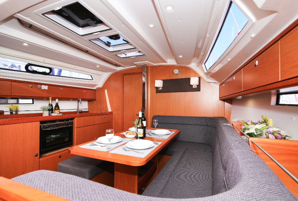 Yacht BAVARIA - Cruiser 41 "Morellina"