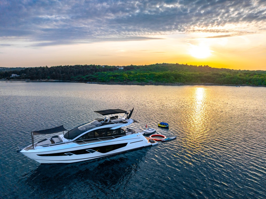 Yacht SUNSEEKER - 65 "X2"