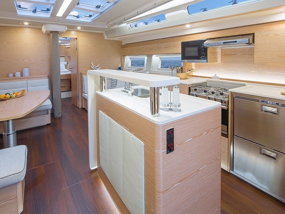 Yacht HANSE - 588 "Citrus"