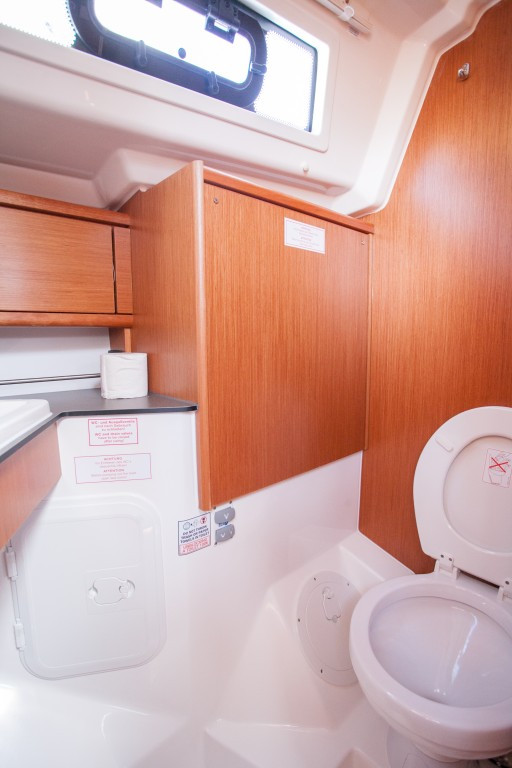 Yacht BAVARIA - Cruiser 34 "Take Five"