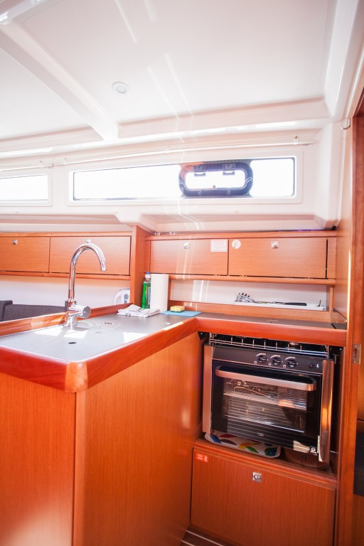 Yacht BAVARIA - Cruiser 34 "Take Five"