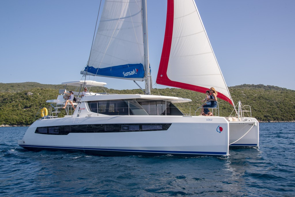 Yacht ROBERTSON AND CAINE - Sunsail 454 L - Leopard 45 ""
