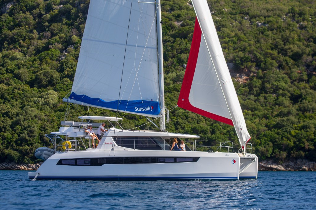 Yacht ROBERTSON AND CAINE - Sunsail 454 L - Leopard 45 ""
