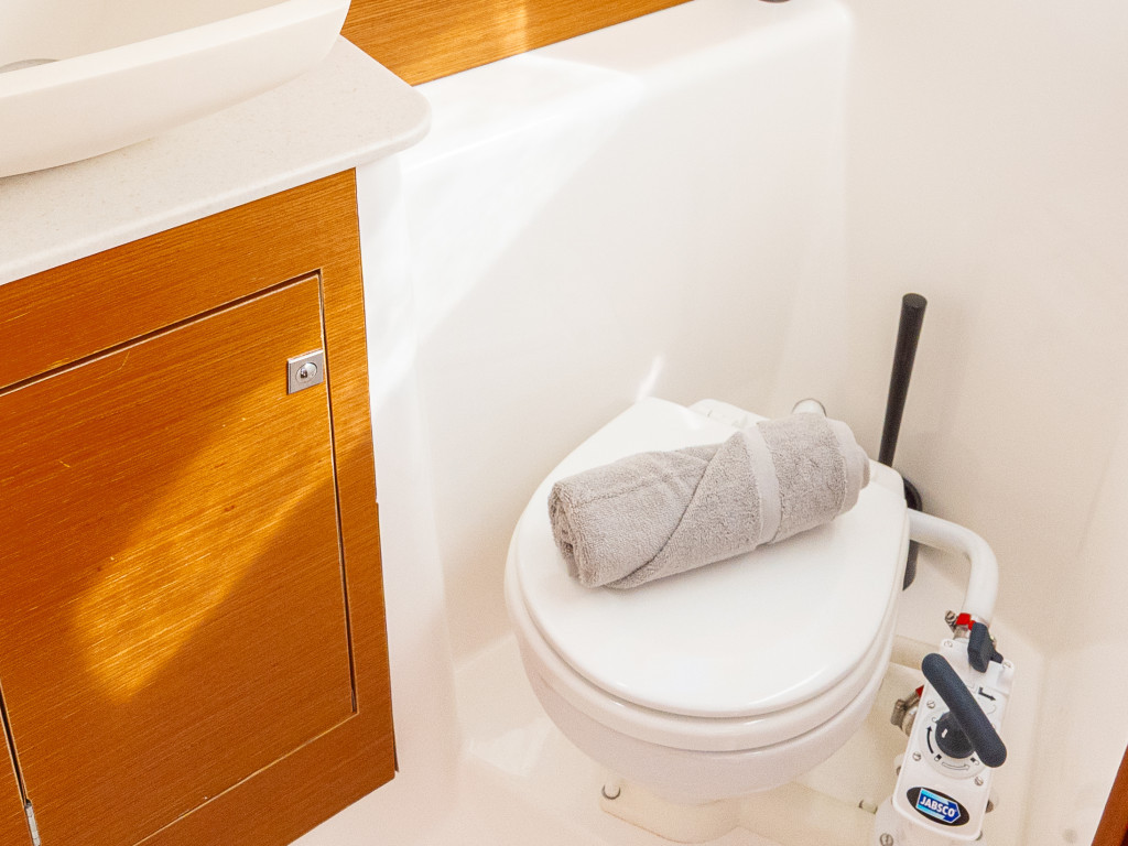 Yacht DUFOUR - 360 Grand Large "Draco"