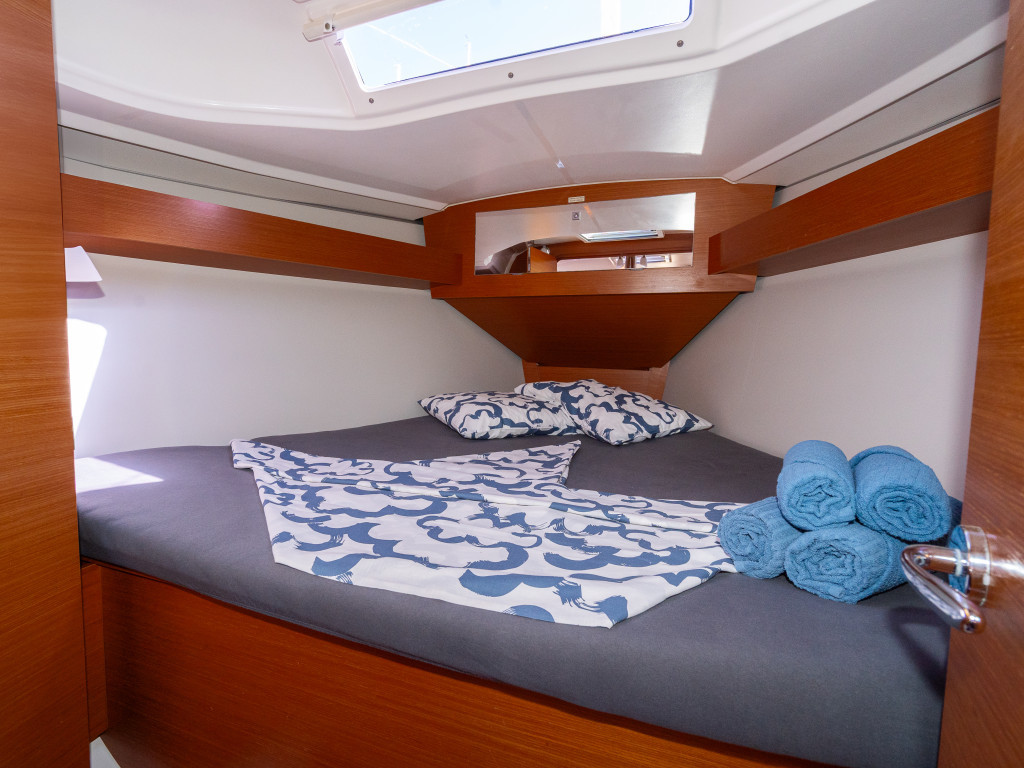 Yacht DUFOUR - 360 Grand Large "Draco"