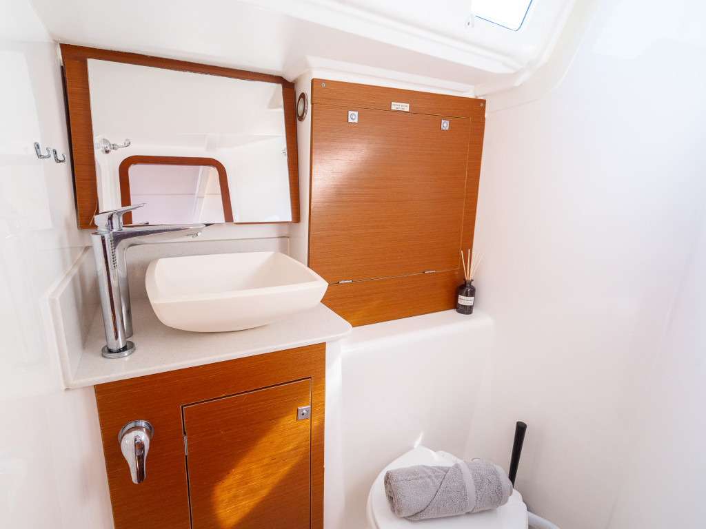 Yacht DUFOUR - 360 Grand Large "Draco"