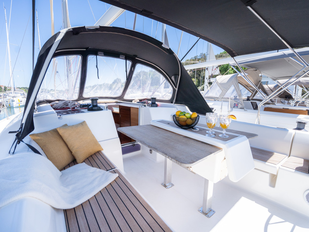 Yacht DUFOUR - 382 Grand Large "Cetus"