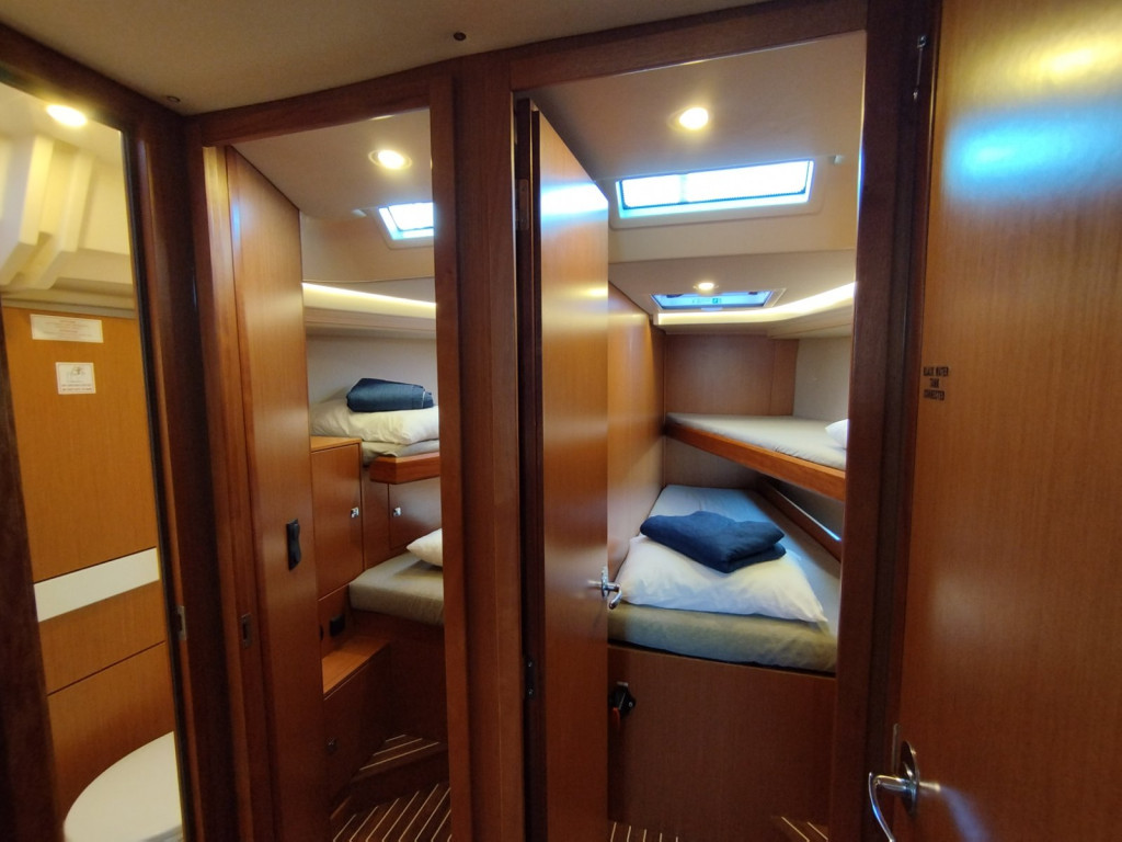 Yacht BAVARIA - C45 "Carpe  Diem"