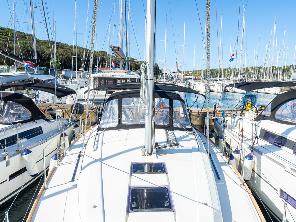 Yacht BENETEAU - Oceanis 38.1 "Hydra"