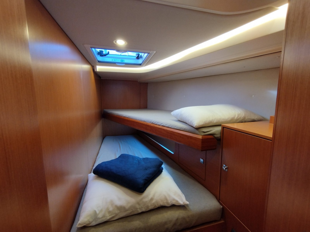 Yacht BAVARIA - C45 "Carpe  Diem"